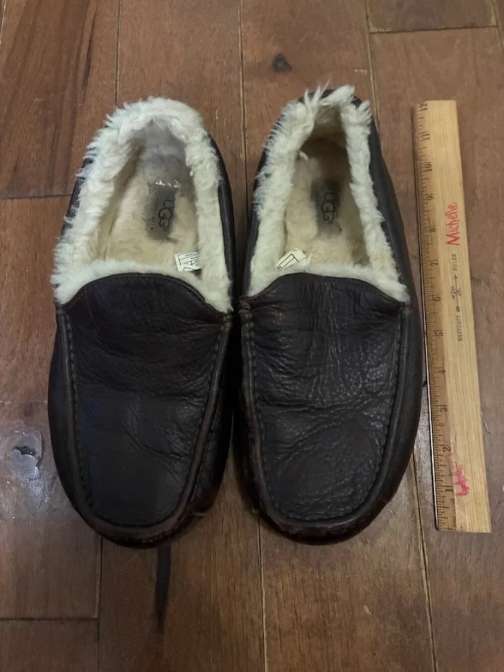 USA Size 9 - UGG Australia Leather Ascot Moc Slipper